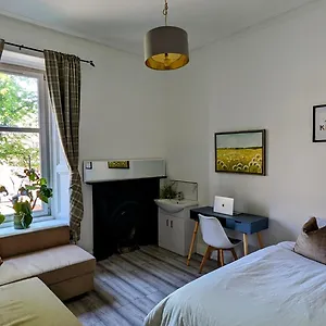  Homestay Friends Family Center United Kingdom